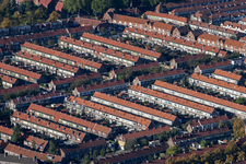 909094 Luchtfoto van de wijk Ondiep te Utrecht, uit het noordoosten.